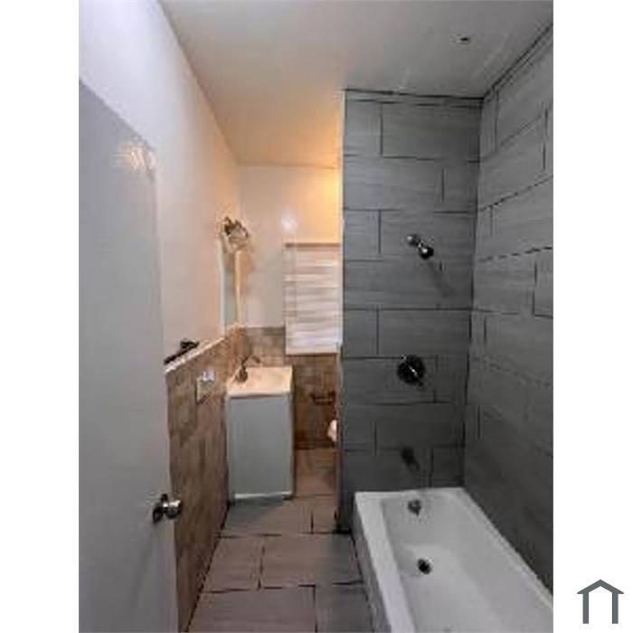 373551_04c03fdc35ec40aa885e9b536e68e7bc