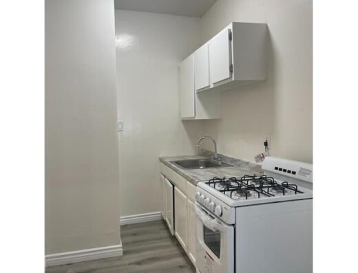 Studio Apartment 832 Fedora St in Los Angeles, CA 90005