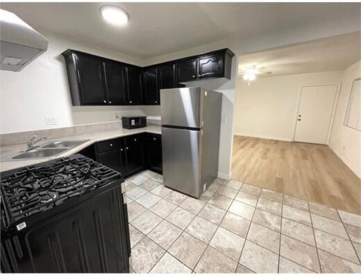 2 Bedroom Apartment 620 W 84Th St in Los Angeles, CA 90044