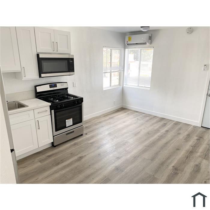 2 Bedroom Apartment 1805 W 80Th St in Los Angeles