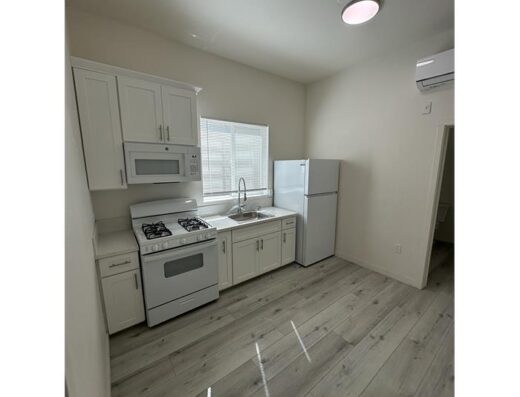 1 Bedroom Apartment 1120 E 25Th St in Los Angeles, CA 90011