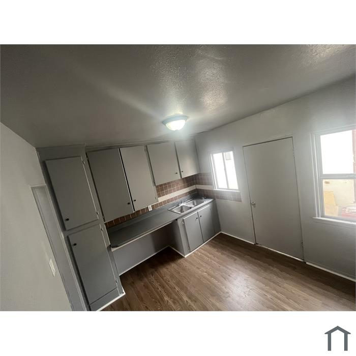 1 Bedroom Apartment 228 W F St in Wilmington