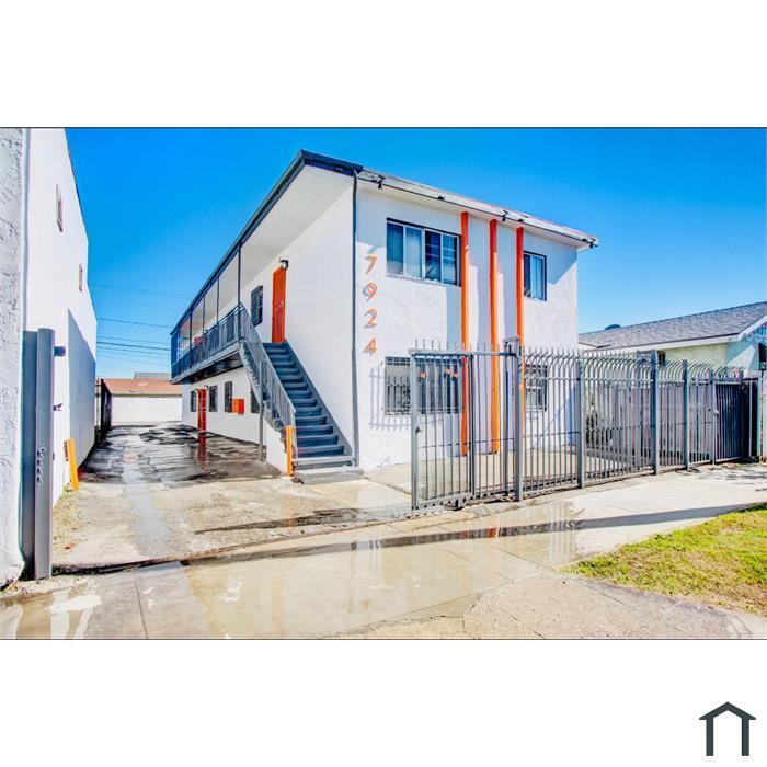 2 Bedroom Apartment 7924 S Main St in Los Angeles